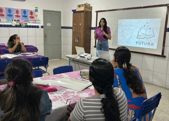 Goianinha dá início ao Projeto de Proficiência com formação inspiradora sobre encantamento na sala de aula